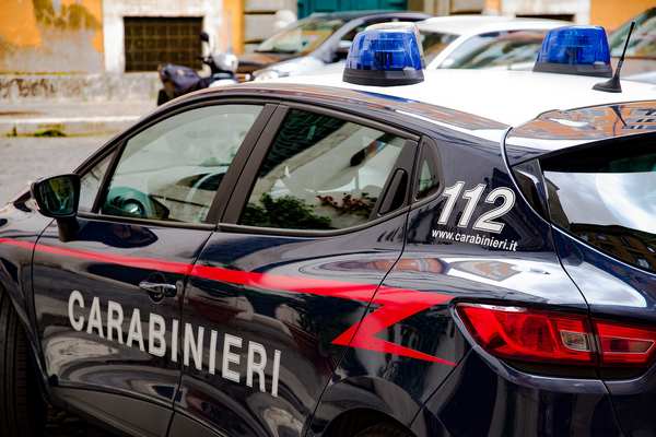 Operazione carabinieri-Polizia locale a Boario, sette persone portate in caserma